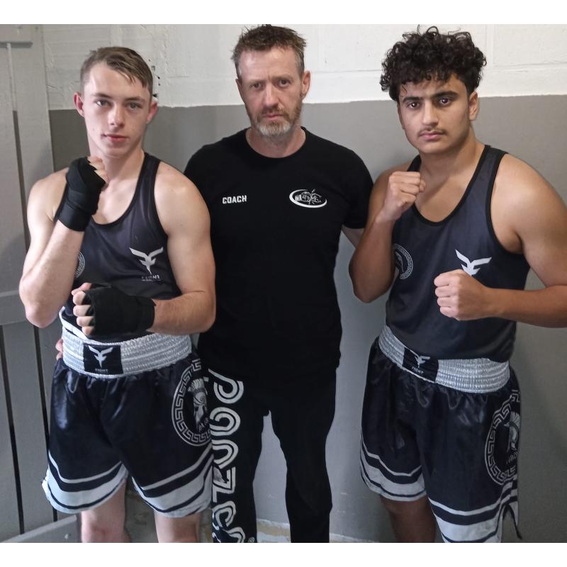 ENSEMBLES DE BOXE APB